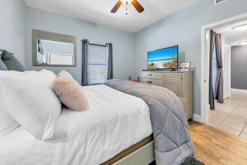 Laketown Wharf 1829 by Emerald Coast Retreats photo 28