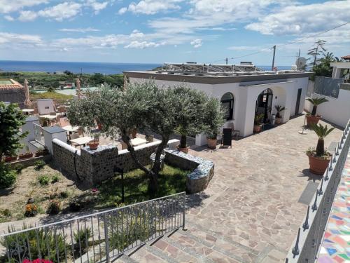 a villa with a view of the ocean at Residenz e Ristorante da Mimì in Forio d'Ischia