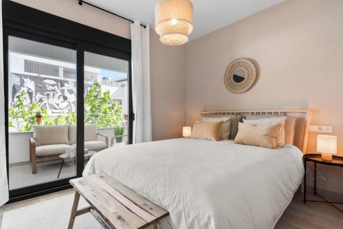 Brand New Chic Apartment - City, pool & Beach