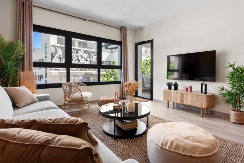 Brand New Chic Apartment - City, pool & Beach