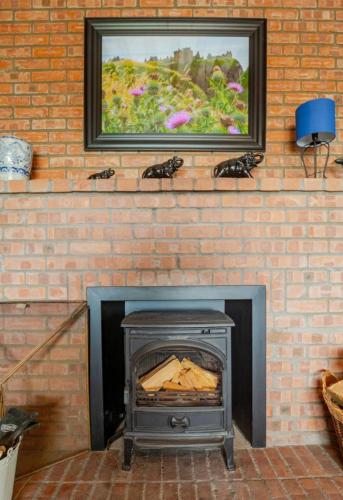 Fotografie z fotogalerie ubytování The Schoolhouse Cottages peaceful and quiet retreat with log burner v destinaci Kingskettle