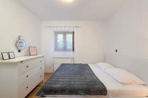 Apartment NALA - detached house, walk to beach