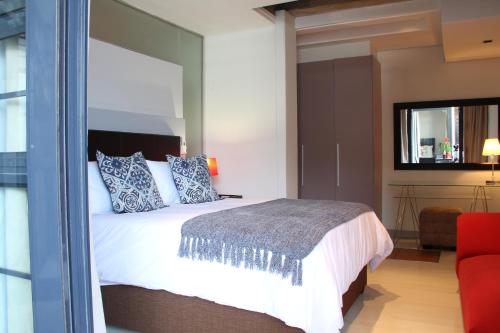 Ένα ή περισσότερα κρεβάτια σε δωμάτιο στο Apt 67 Long Street no loadshedding