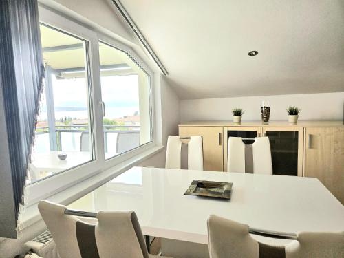 Lovely Sea View House 2 in Malinska Island Krk