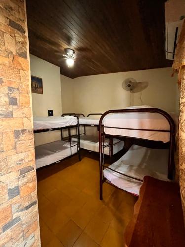 Krevet ili kreveti na sprat u jedinici u okviru objekta Hotel Mirna & OCT