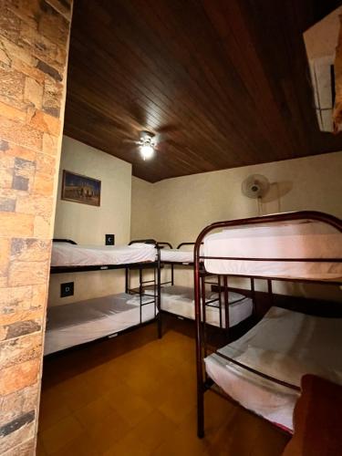 Poschodová posteľ alebo postele v izbe v ubytovaní Hotel Mirna & OCT