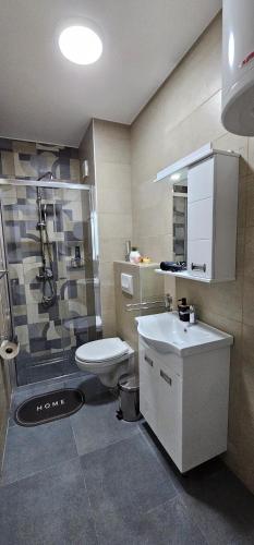 Ένα μπάνιο στο Cera luxe studio 1 i 2