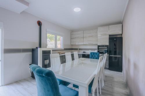 Η κουζίνα ή μικρή κουζίνα στο Apartment Majstorina