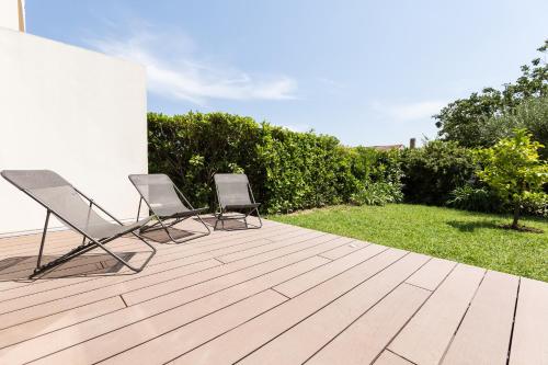 Antibes Rez de Jardin, grande terrasse dans résidence avec piscine