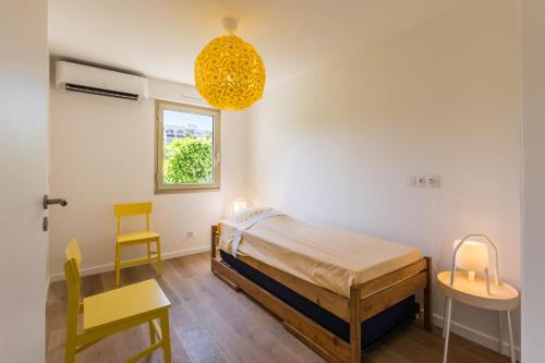 Antibes Rez de Jardin, grande terrasse dans résidence avec piscine