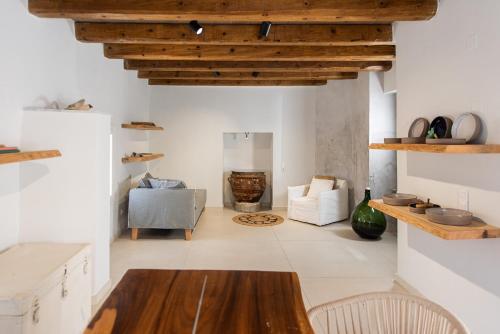 Una cocina o cocineta en The Mini Beach Hotel