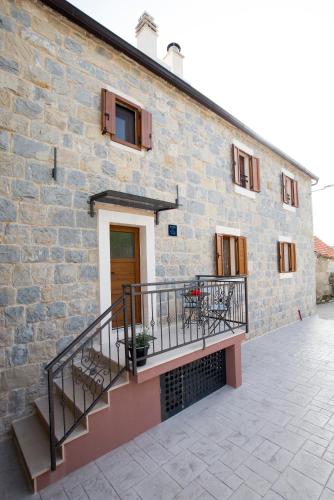 Stone house Oršulica