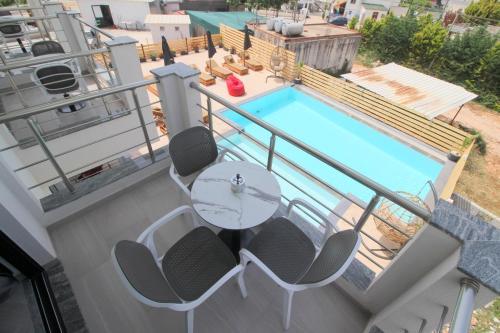 Bazén v ubytování Noa Boutique Hotel nebo v jeho okolí
