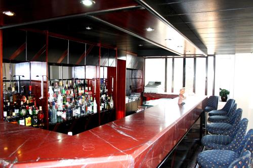 Ο χώρος του lounge ή του μπαρ στο İleri Hotel & Apartments