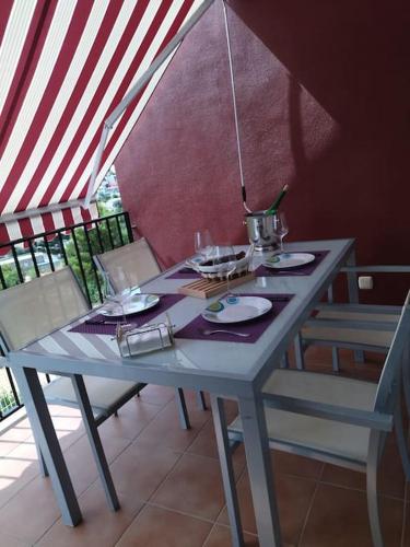 Adosado con bonitas vistas a la sierra de Irta