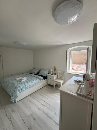 Room Ela