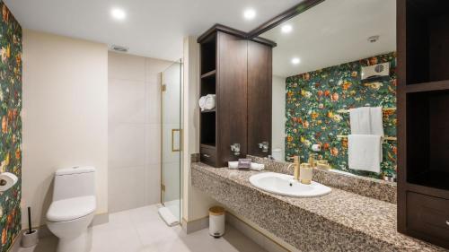 Un baño de The Nugget-Free Parking-Lake Views-Family Friendly