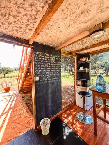 Imagen de la galería de Kilimanjaro view cabin-Amboseli, en Oloitokitok 