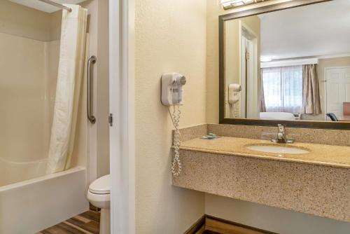 Bilik mandi di Best Western of Hartland