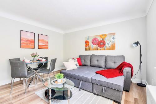 Photo de la galerie de l'établissement Modern 1BR Apartment in Corktown Hamilton, à Hamilton