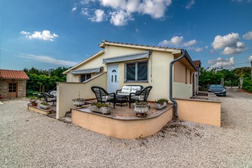 Apartments with parking space Rovinj - 22740