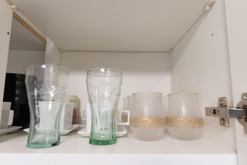 Dapur atau dapur kecil di サザンビーチヴィラ ビーチまで徒歩5分 無料駐車場付 最大5名 湘南ライフ