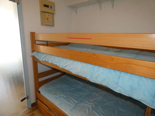 Studio cabine avec piscine, parking et climatisation en bord de mer