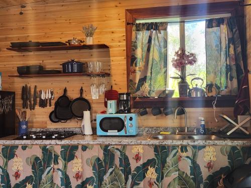 Una cocina o zona de cocina en cabin 6 new cottage with private hot tub