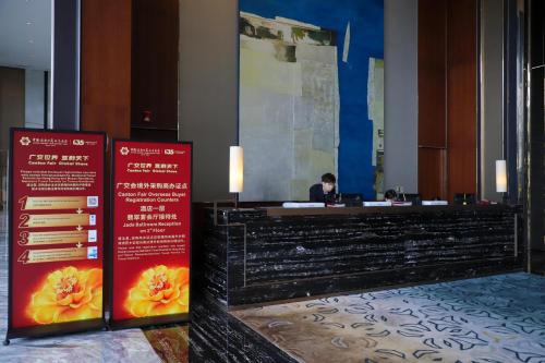 Fotografie z fotogalerie ubytování InterContinental Guangzhou Exhibition Center by IHG - Free shuttle between hotel and Exhibition Center during Canton Fair & Exhibitor registration Counter v Kantonu