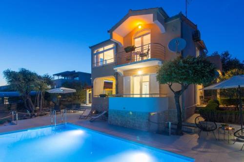 Villa Kozlica - house with the private pool near sea in Sevid