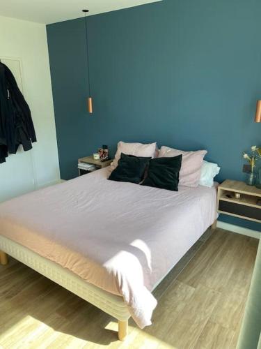 Photo de la galerie de l'établissement Maison contemporaine, piscine chauffée, à Larressore