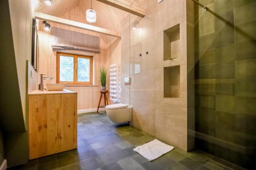 Ένα μπάνιο στο Sowie Domki - Domek Nad Potokiem