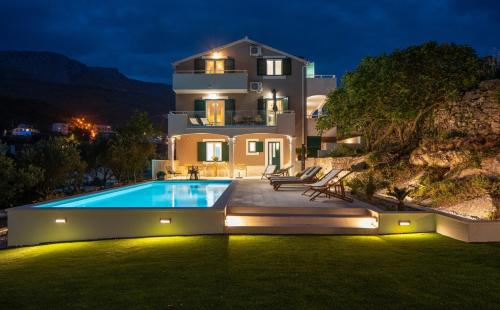 Villa Mamma Mia, a 6-bedroom property with 40sqm pool