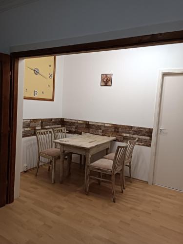 STELLA Apartman 6800 Hódmezővásárhely, Oldalkosár utca 17-3 em 9 ajto kép - 3