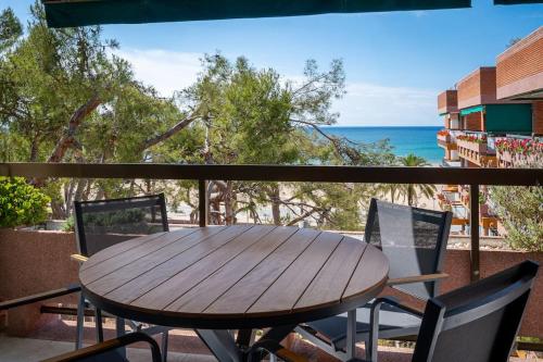 AT145 Pins, piscina, primera línea, vista mar