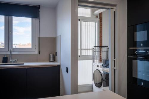 Køkken eller tekøkken på AT145 Pins, piscina, primera línea, vista mar