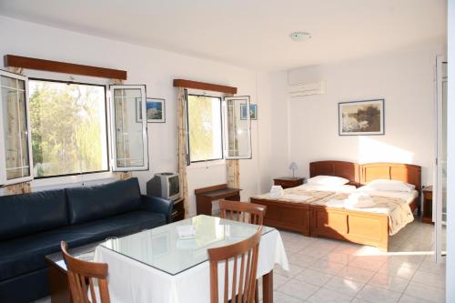 Gallery image of Iliaktida Studio-Villas in Lefkada Town