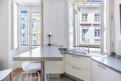 GuestReady - A bright minimalism in the centre