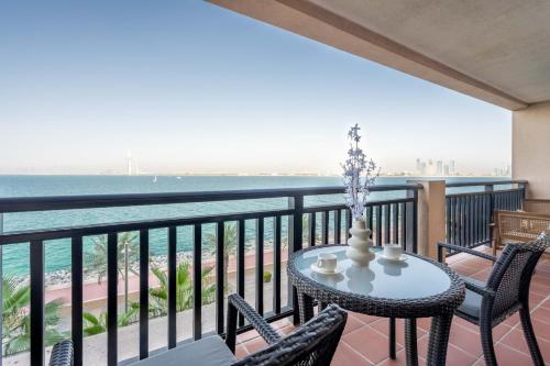 Balkón nebo terasa v ubytování GuestReady - Burj Al Arab view at Royal Amwaj