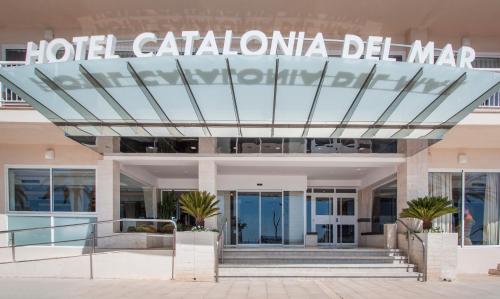 Muka bangunan atau pintu masuk Catalonia del Mar - Adults Only