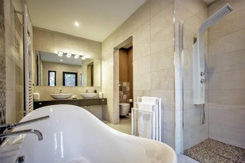 Luxury Modern Villa ÁGUIA MAR Stunning Sea View
