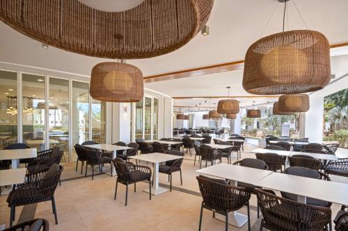 Restaurant ou autre lieu de restauration dans l'établissement Radisson Blu Residences, Saidia