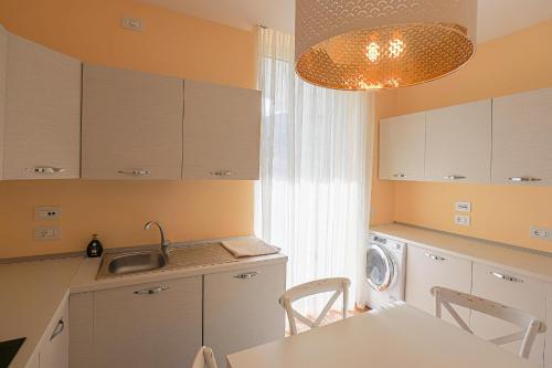 Kuchyň nebo kuchyňský kout v ubytování Amami al Crescent