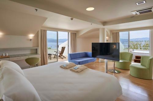 Richmond Nua Wellness Spa - Adult Only — Lake view
