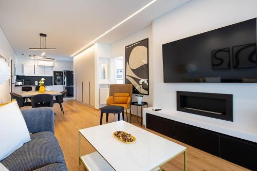 Bloom - Luxury 2-Bedroom Apartment in Athens