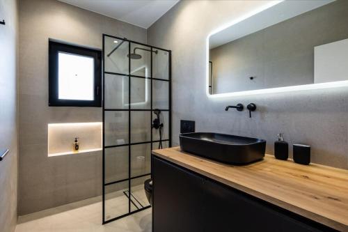 Bloom - Luxury 2-Bedroom Apartment in Athens