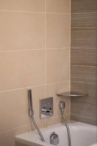 Ένα μπάνιο στο Ardoe House Hotel & Spa