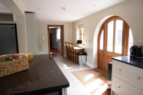 Dapur atau dapur kecil di Knowlton Properties