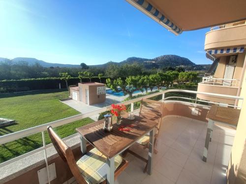 Cozy apartment with pool close to beach & nature