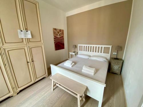 GuestHost - Piazzale Susa Bright Flat con Veranda